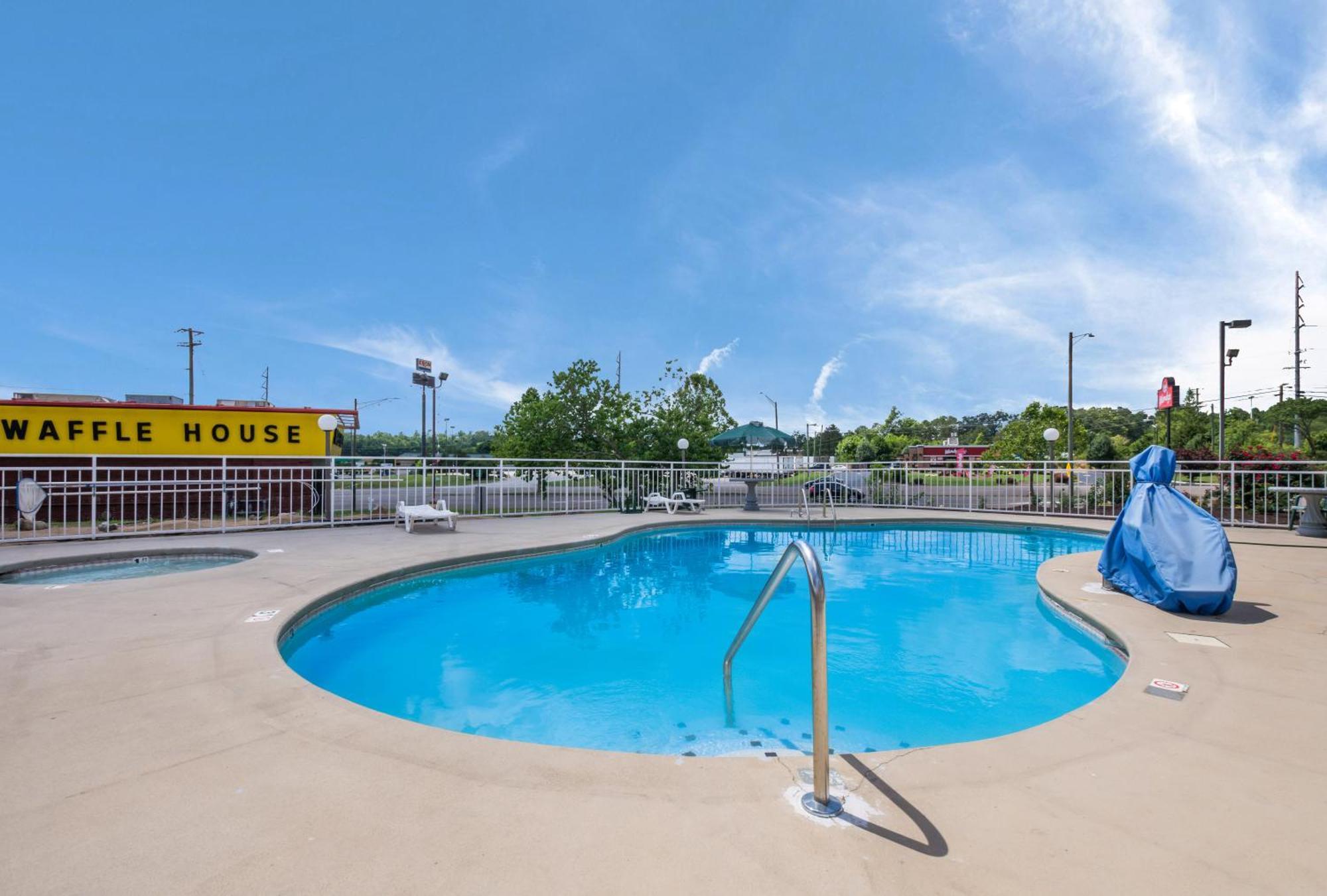 Econo Lodge Inn&Suites East Knoxville Esterno foto