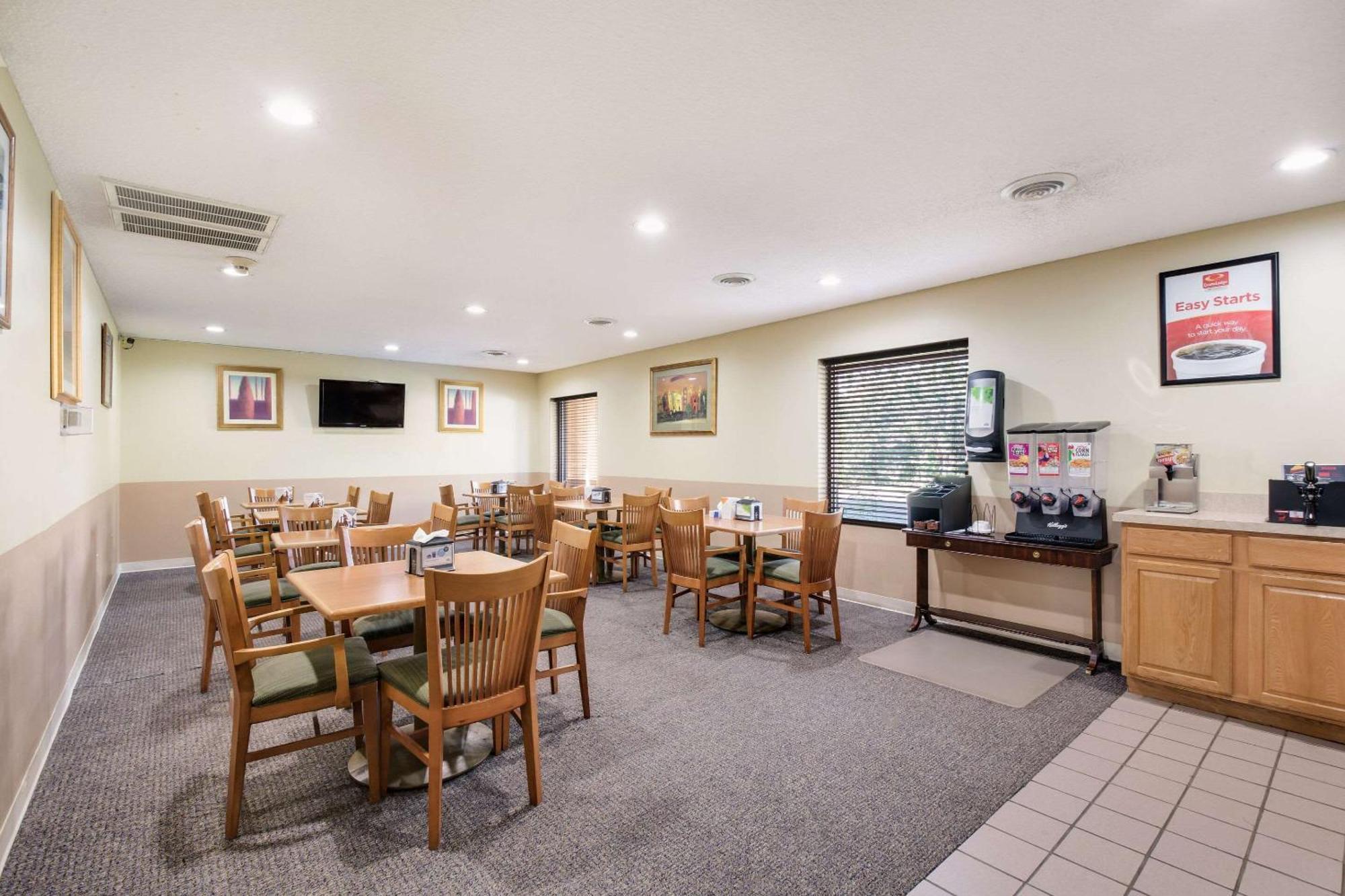 Econo Lodge Inn&Suites East Knoxville Esterno foto